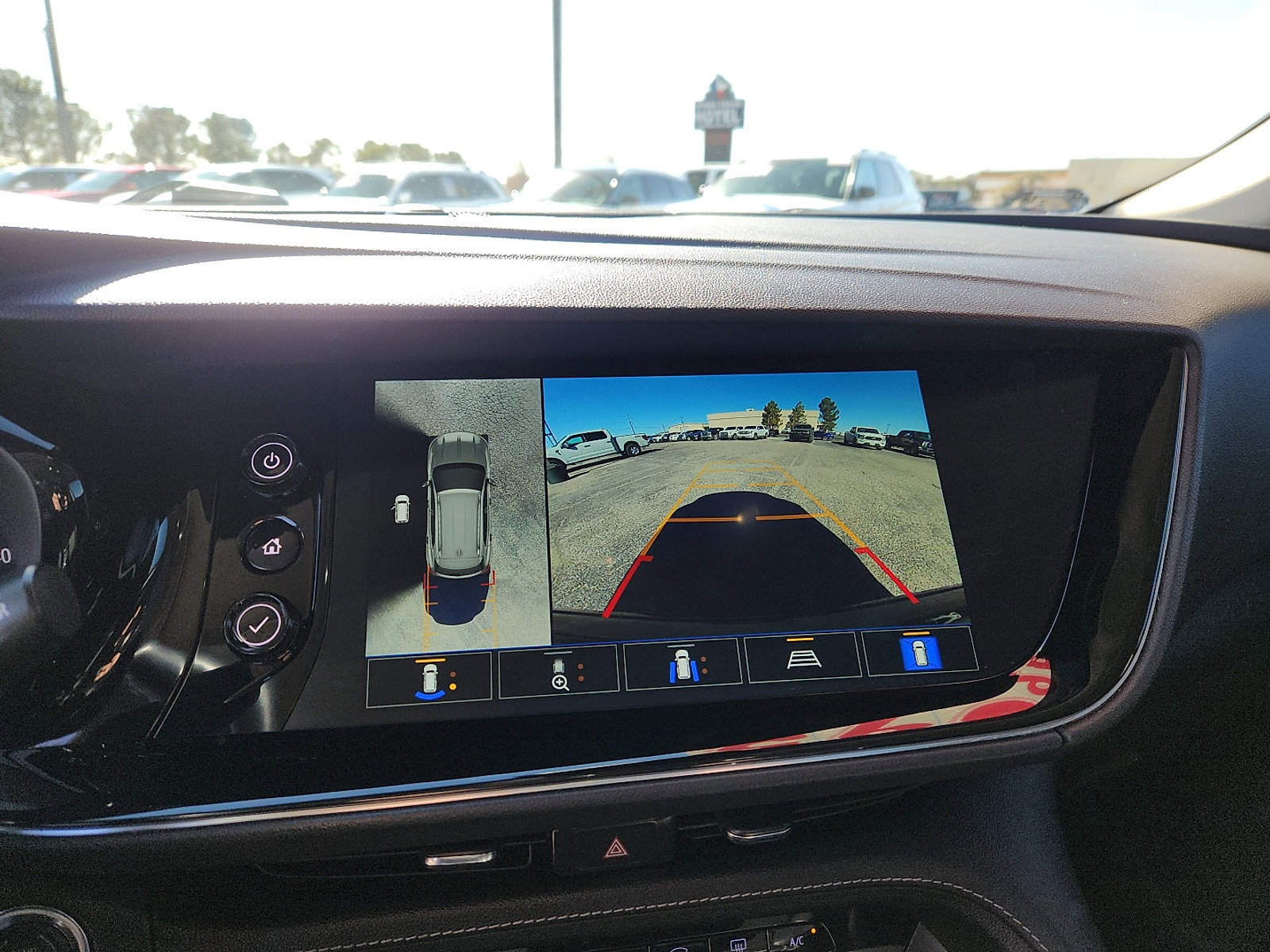 Used 2022 Buick Envision Avenir w/ Technology Package II image 11