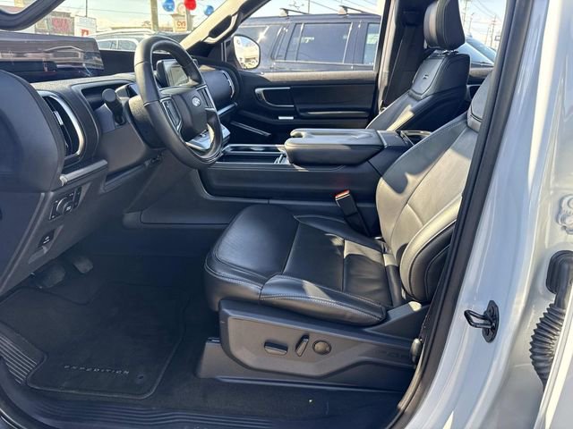 Certified 2025 Ford Expedition Platinum w/ Stealth Performance Package AWD/4WD image 25