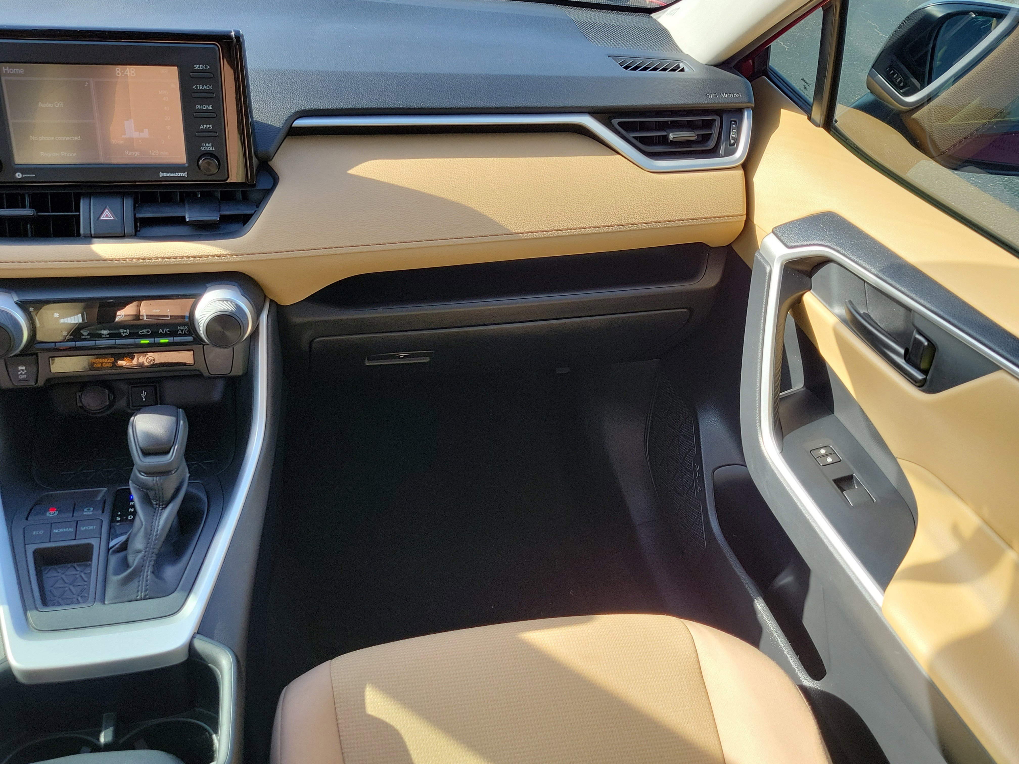 Used 2022 Toyota RAV4 LE FWD image 14