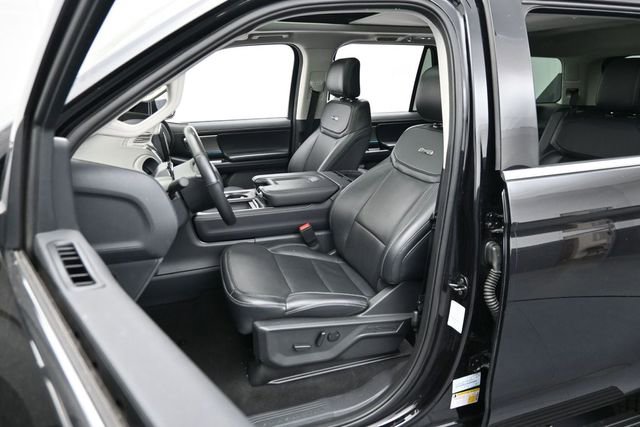 Certified 2025 Ford Expedition Platinum AWD/4WD image 11