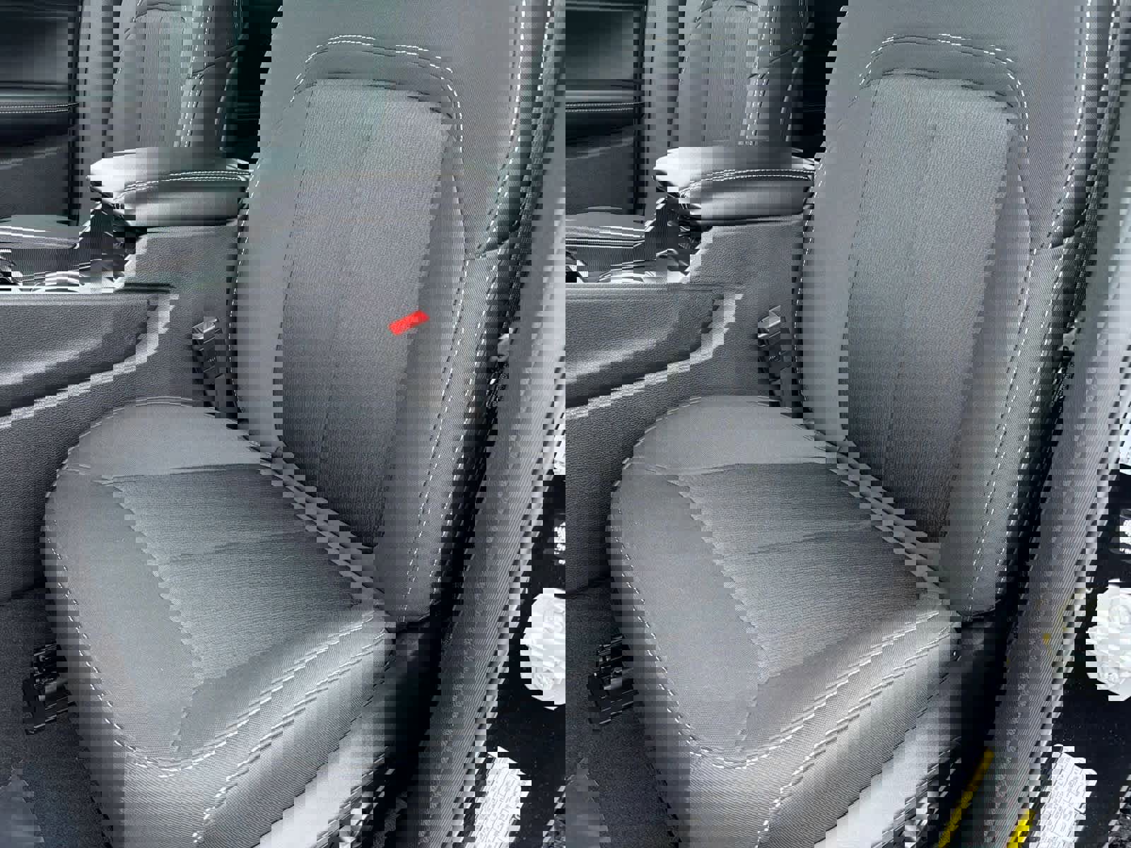 Used 2025 Jeep Grand Cherokee Laredo X image 17