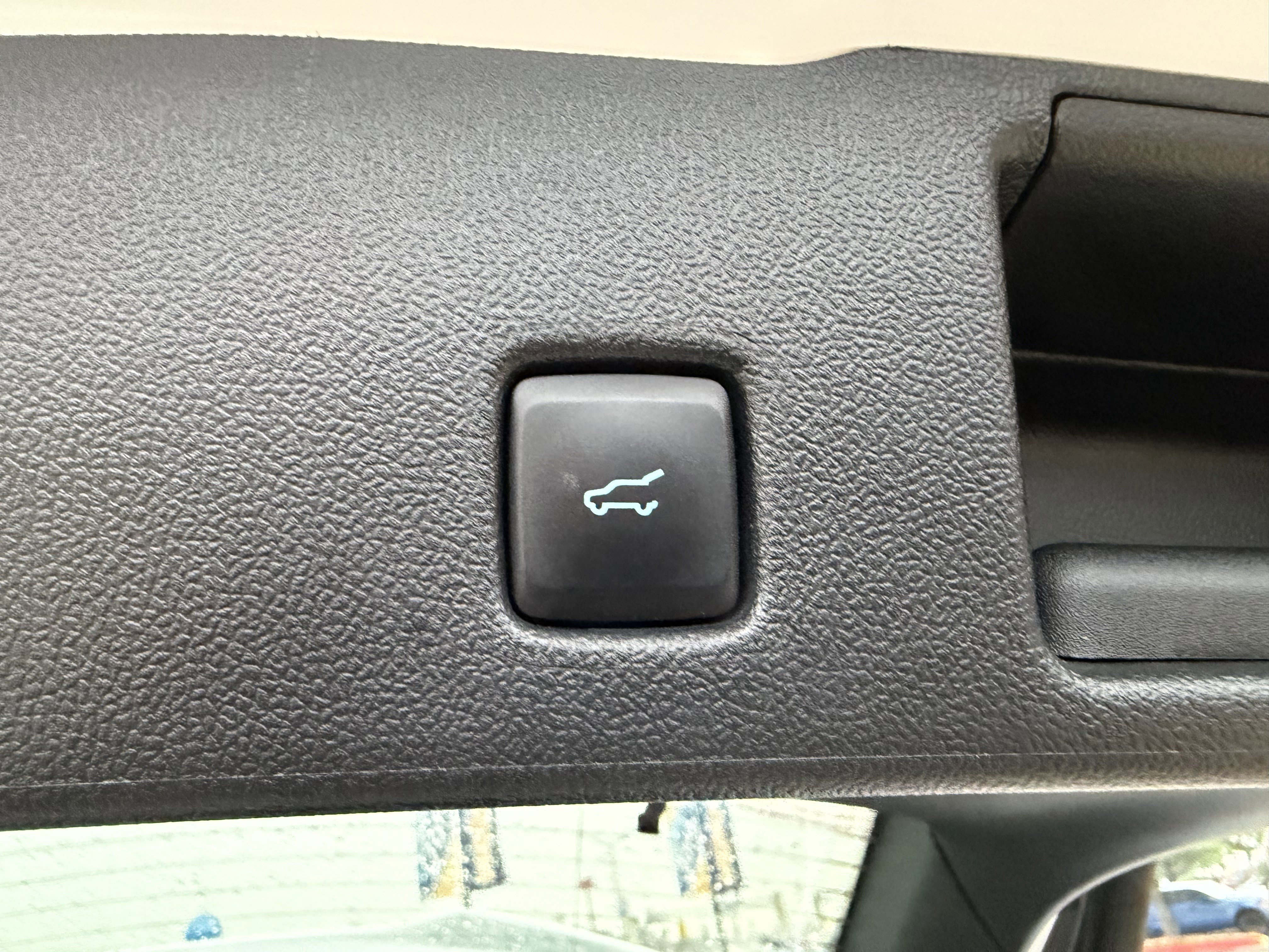 Certified 2023 Ford Escape ST-Line w/ Tech Pack #1 FWD image 8