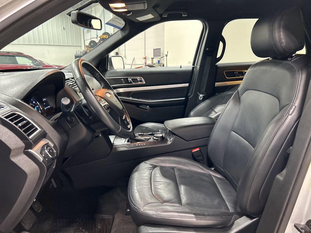 Certified 2017 Ford Explorer XLT w/ Equipment Group 202A image 10