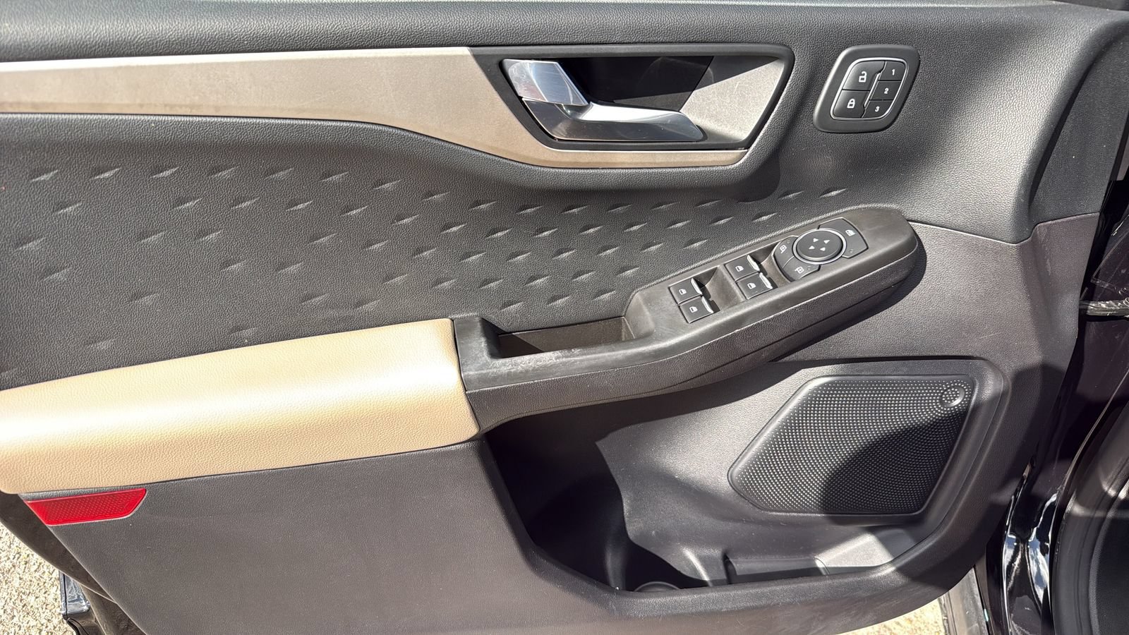 Certified 2020 Ford Escape SEL FWD image 11