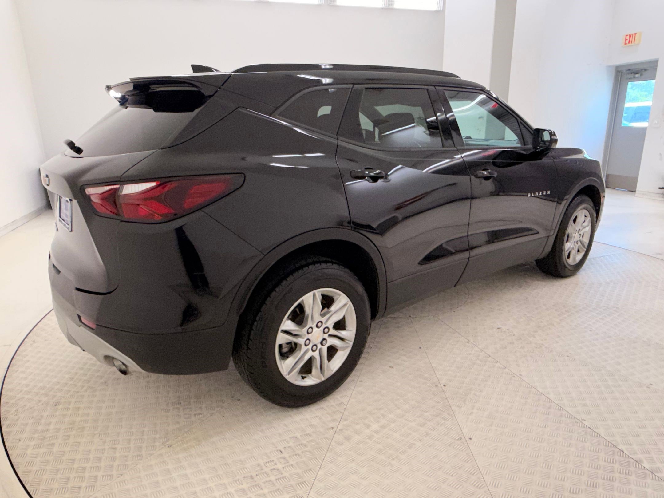 Used 2020 Chevrolet Blazer LT w/ Sound & Technology Package FWD image 5
