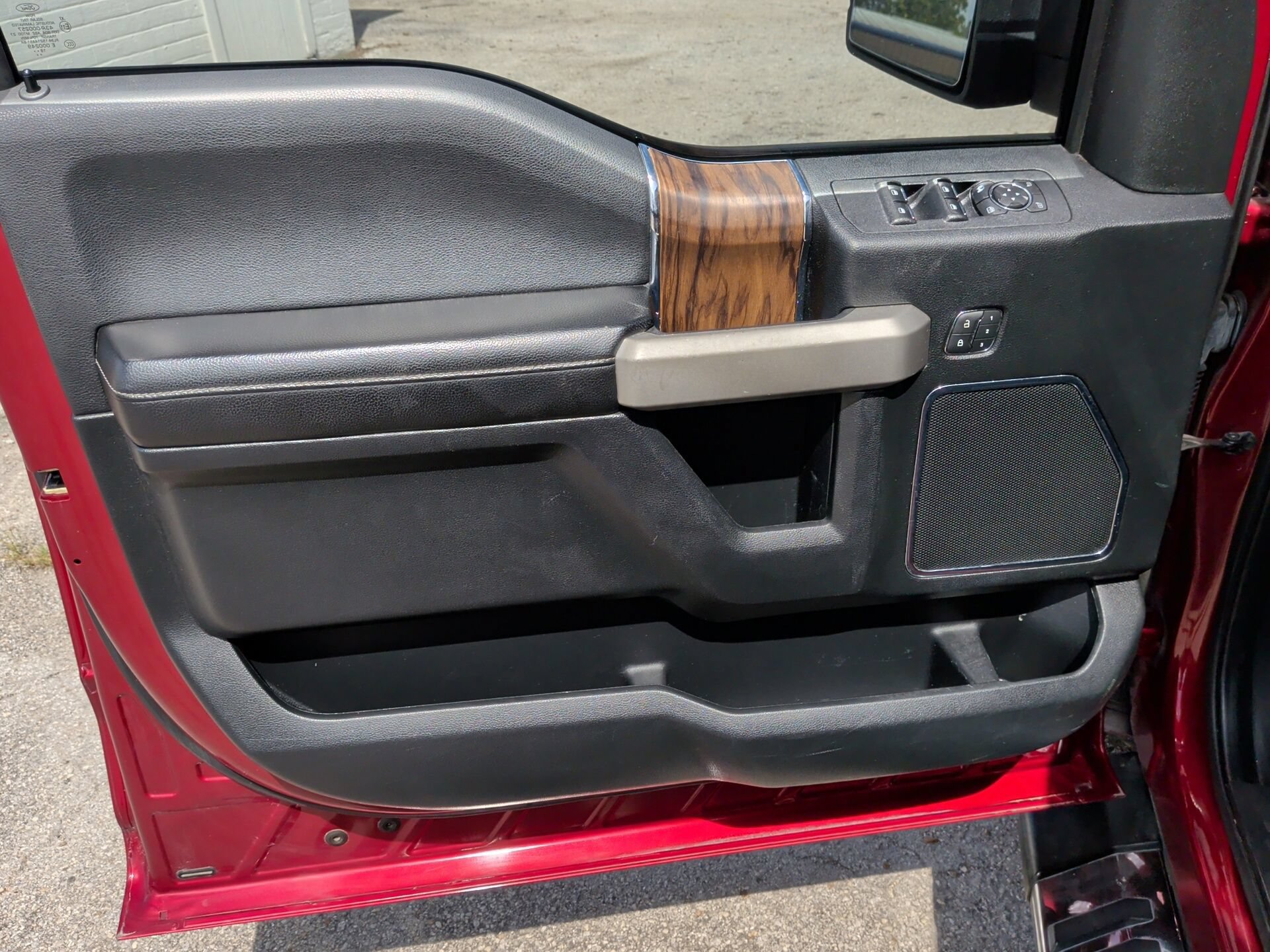 Certified 2019 Ford F150 Lariat w/ Equipment Group 502A Luxury AWD/4WD image 22