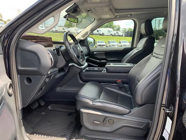Certified 2025 Ford Expedition Platinum AWD/4WD image 24