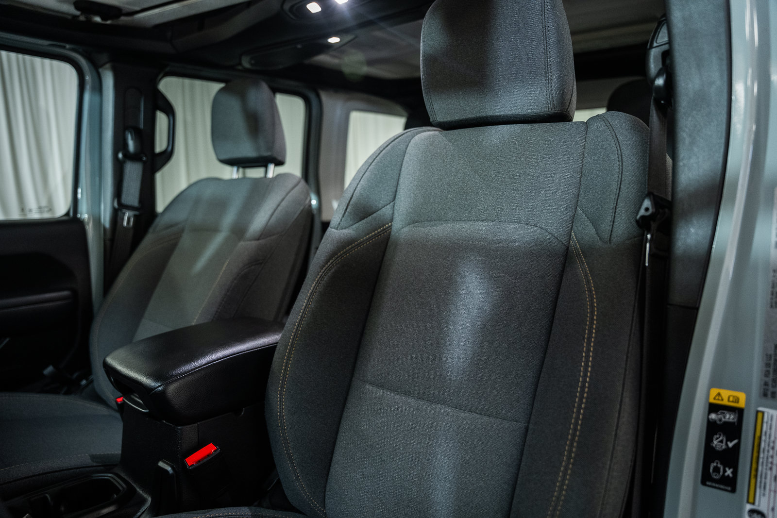 Used 2024 Jeep Wrangler Unlimited AWD/4WD image 42