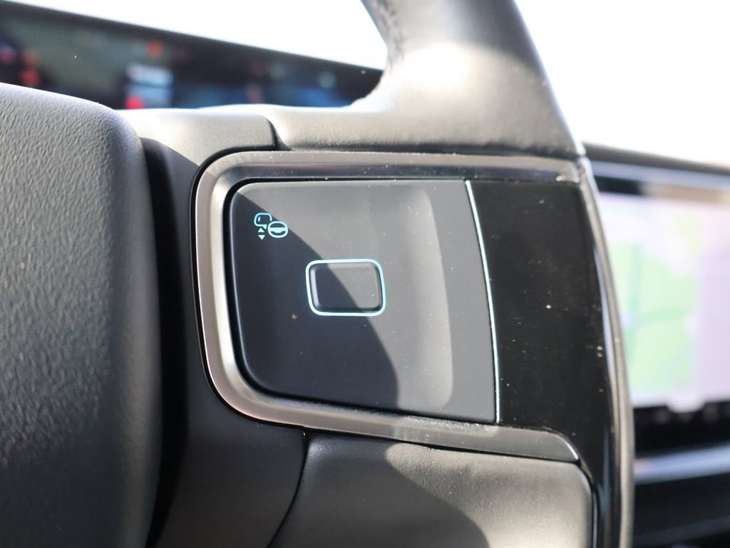 Certified 2025 Ford Expedition Platinum image 30