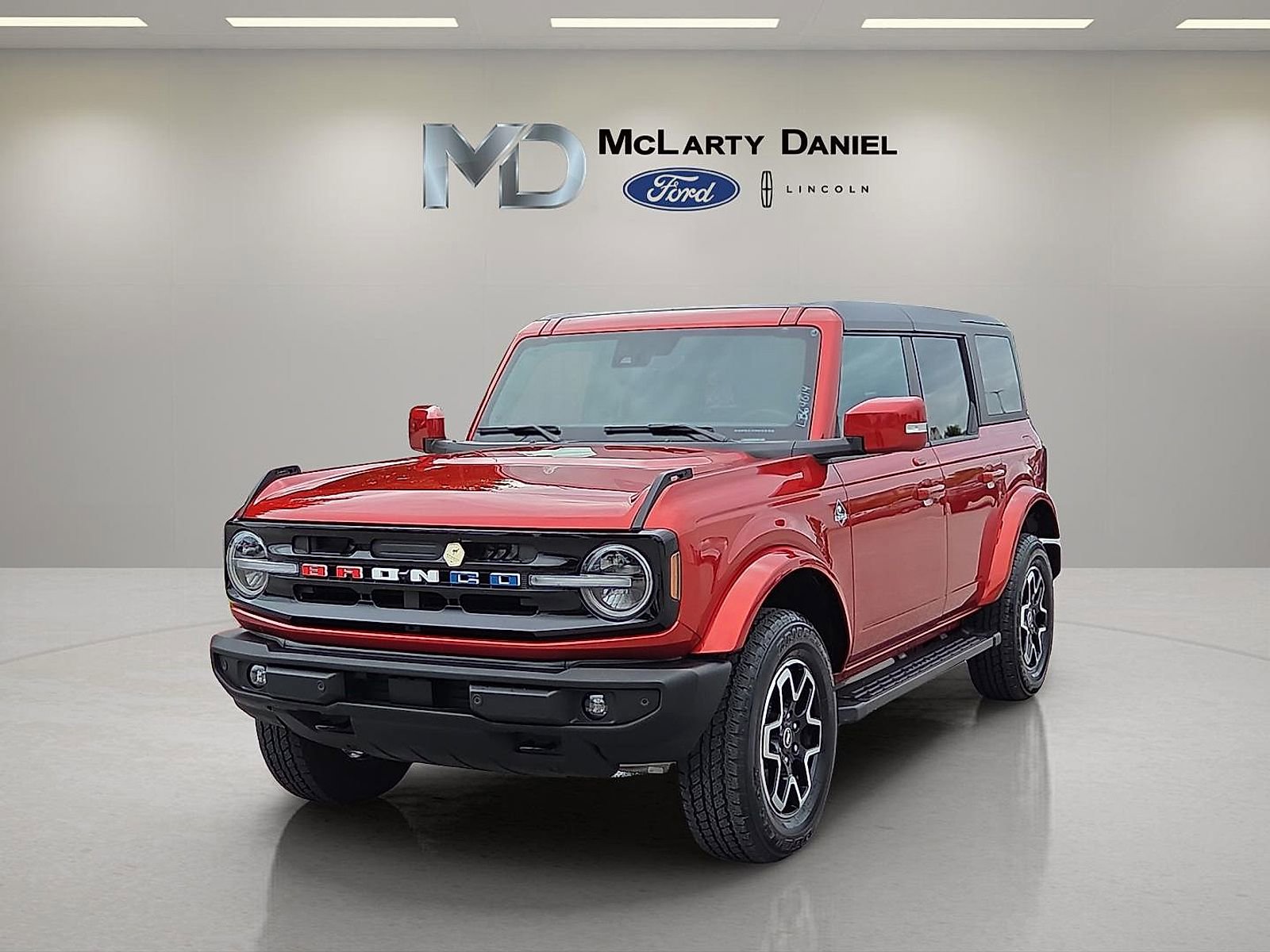 Certified 2023 Ford Bronco Outer Banks AWD/4WD image 2