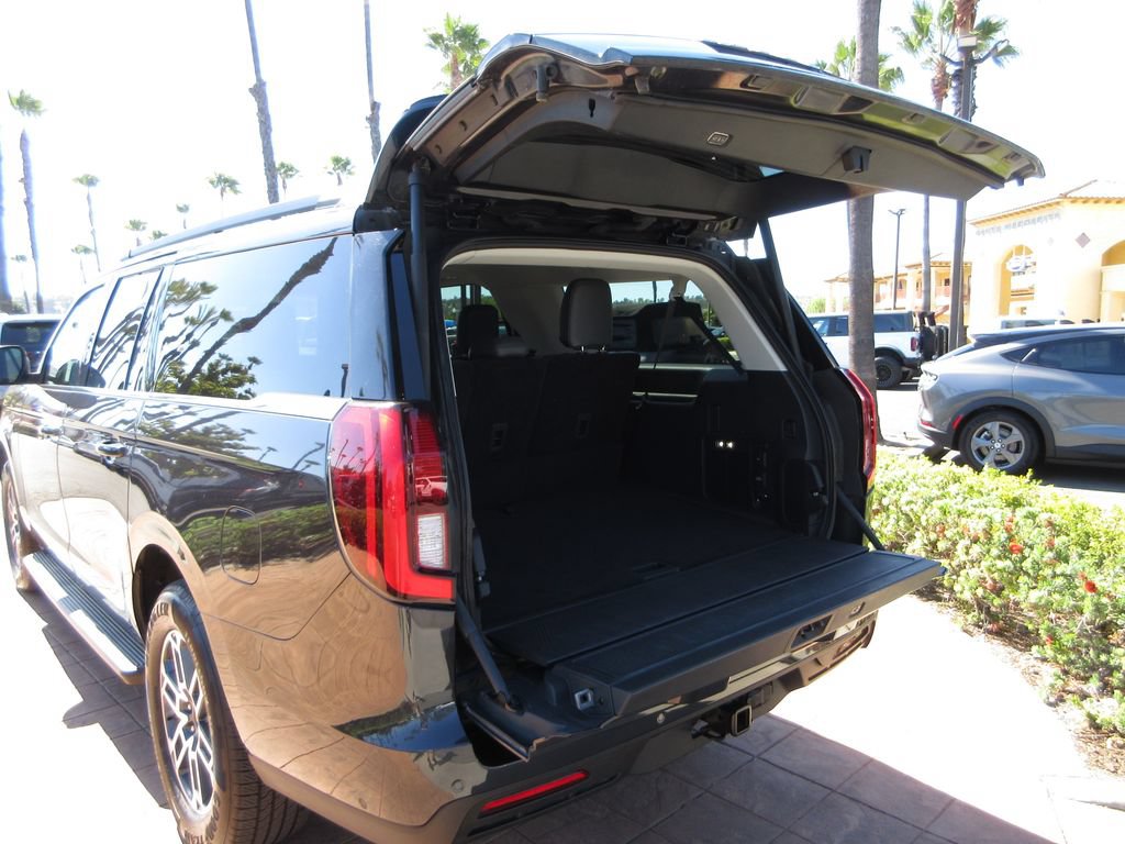 Certified 2025 Ford Expedition Max Active RWD image 24