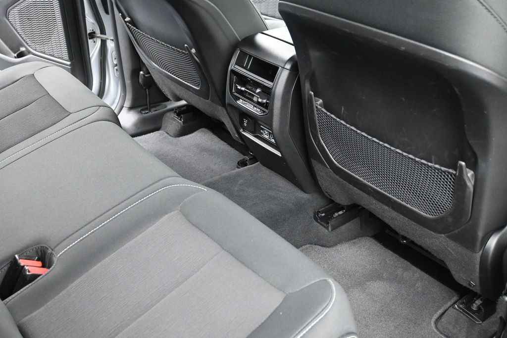 Used 2023 Jeep Grand Cherokee Laredo w/ Luxury Tech Group I AWD/4WD image 10
