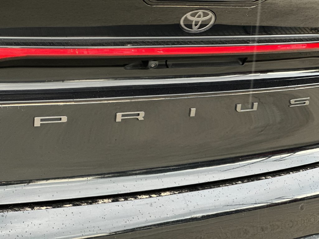 Used 2025 Toyota Prius LE FWD image 27