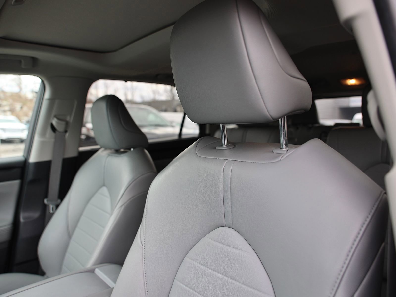 Used 2023 Toyota Highlander XLE AWD/4WD image 19