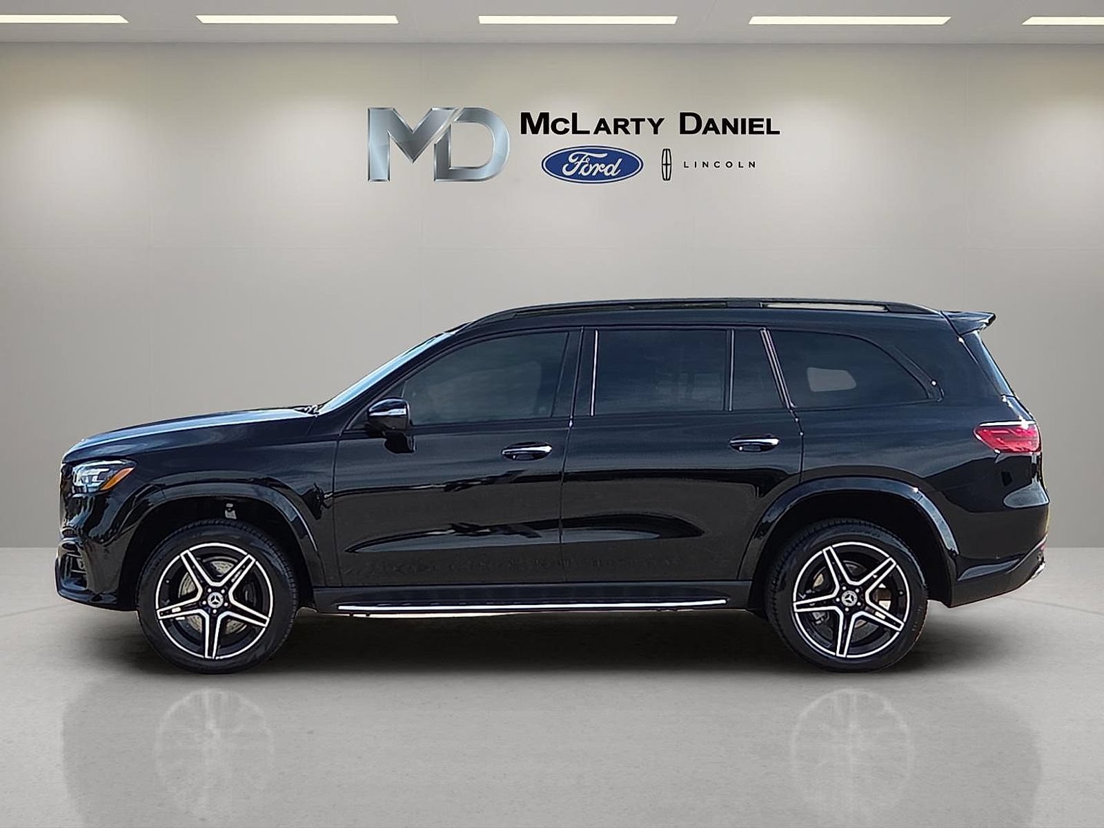 Used 2024 Mercedes-Benz GLS 450 4MATIC video 3