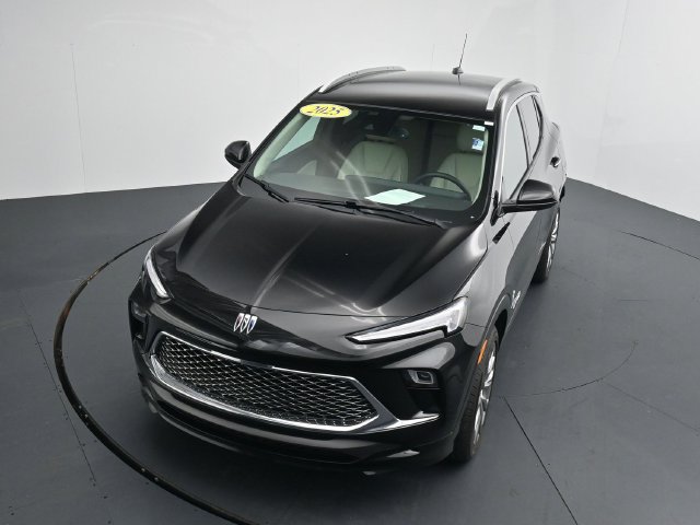 Used 2025 Buick Encore GX Avenir AWD/4WD image 23
