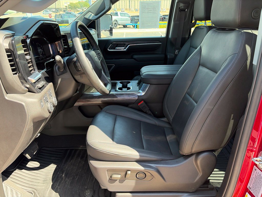 Used 2025 Chevrolet Silverado 2500 LTZ w/ Trail Boss Package AWD/4WD image 25
