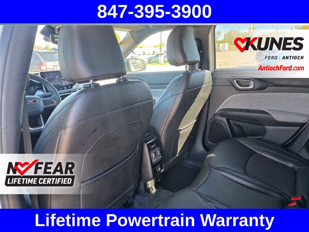 Used 2024 Jeep Compass Latitude AWD/4WD image 21