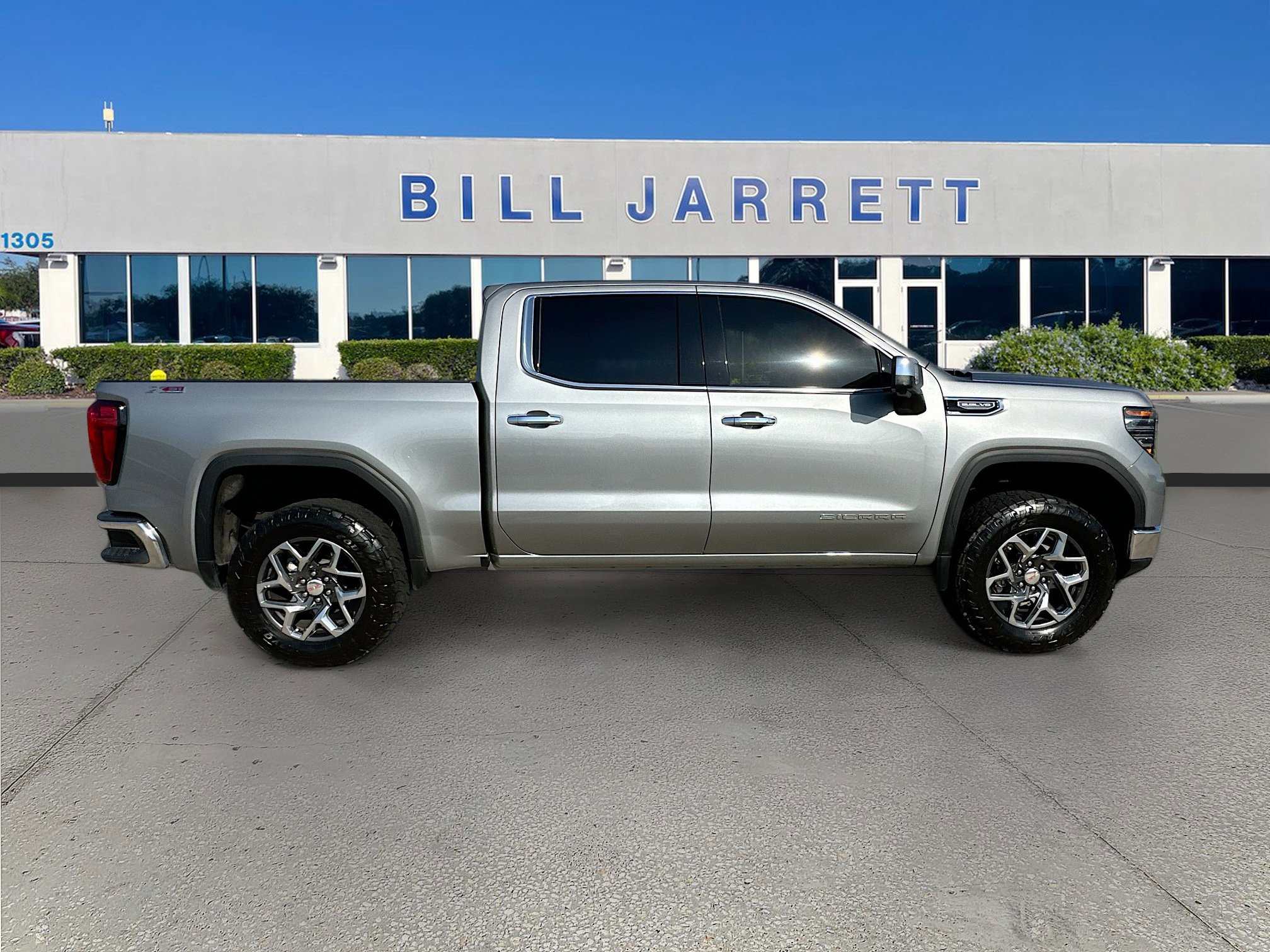 Used 2024 GMC Sierra 1500 SLT w/ SLT Premium Package image 6