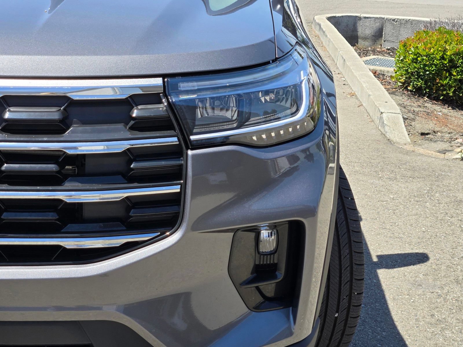 Certified 2025 Ford Explorer Active w/ Active Comfort Package RWD image 10