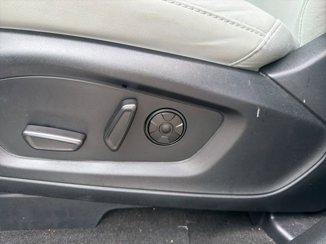 Certified 2025 Ford Explorer Platinum w/ LUX Leather Package image 29