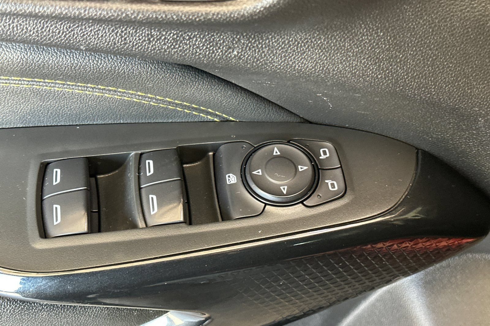 Used 2024 Chevrolet Trax ACTIV w/ Driver Confidence Package FWD image 11