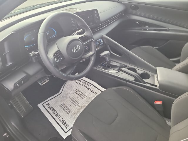 Used 2025 Hyundai Elantra Sport FWD image 10