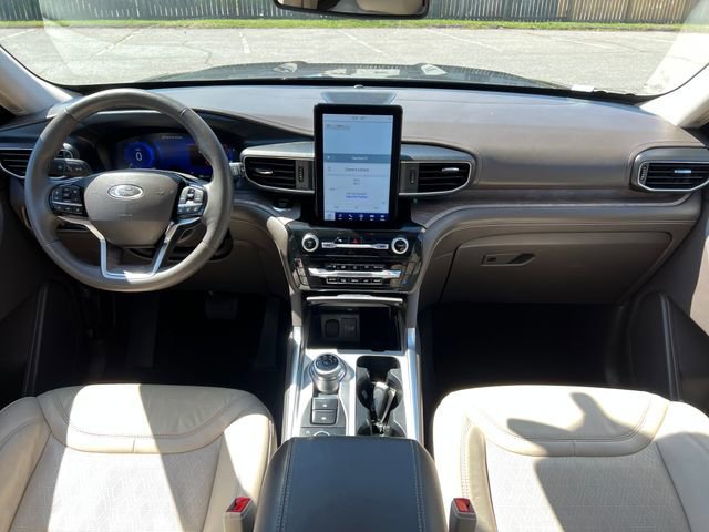 Certified 2023 Ford Explorer Platinum w/ Technology Package image 43