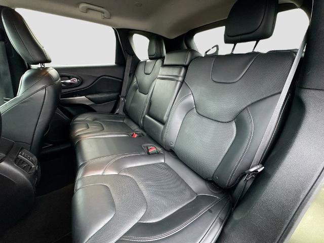 Used 2019 Jeep Cherokee Limited AWD/4WD image 19