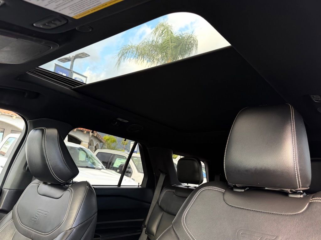 Certified 2023 Ford Explorer ST w/ Equipment Group 401A image 18