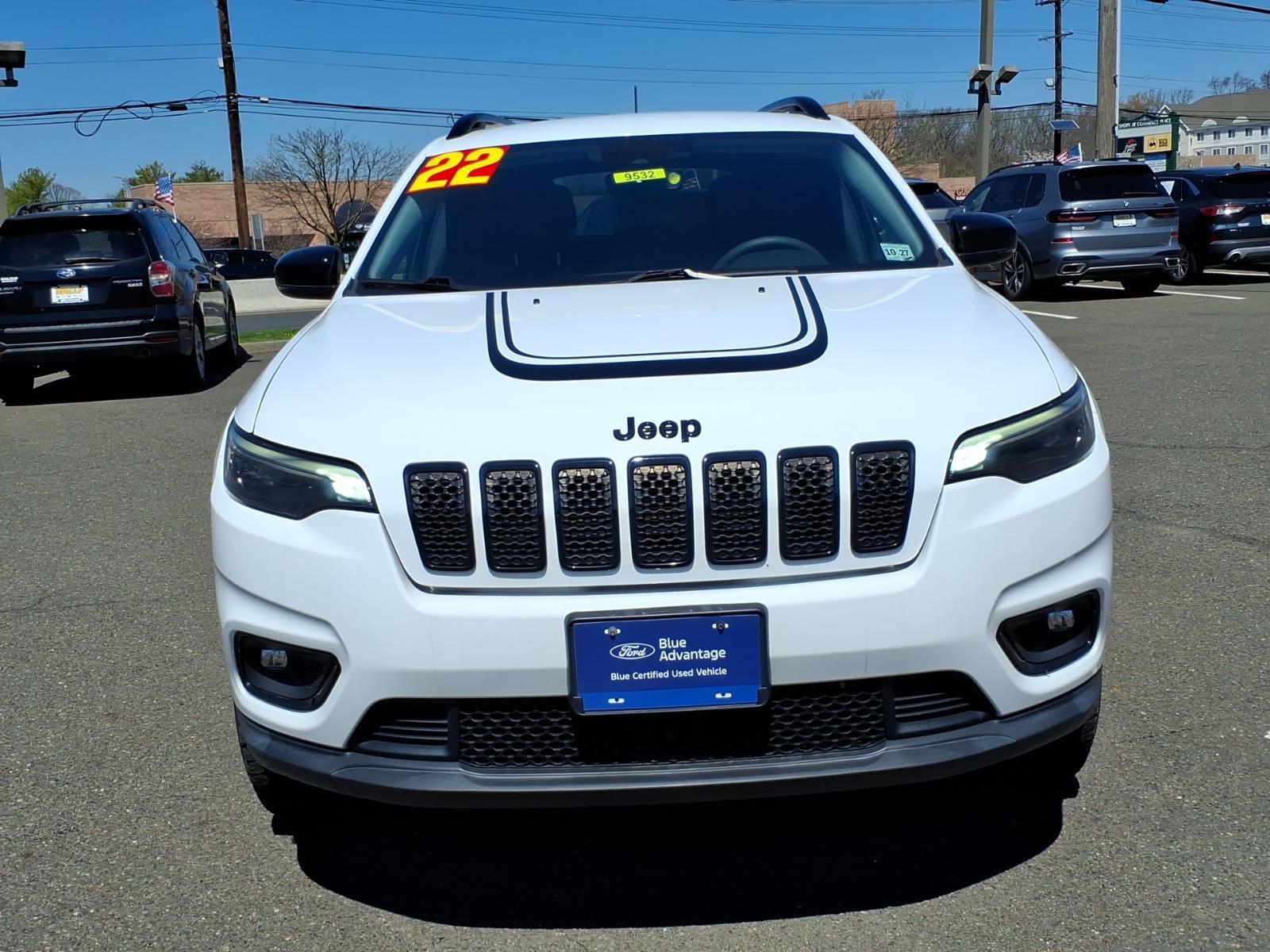 Used 2022 Jeep Cherokee Latitude AWD/4WD image 2