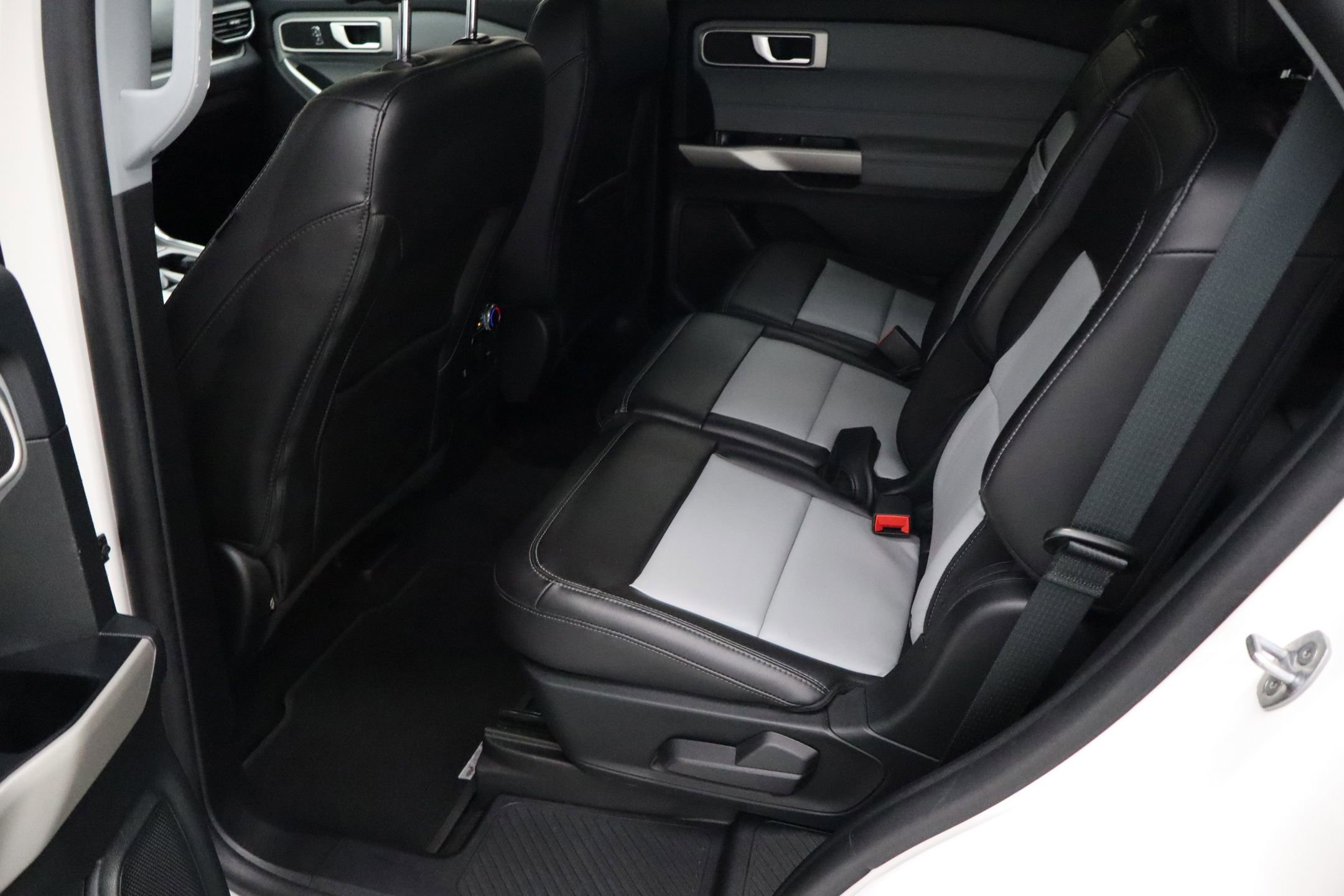 Certified 2023 Ford Explorer XLT w/ Equipment Group 202A image 25