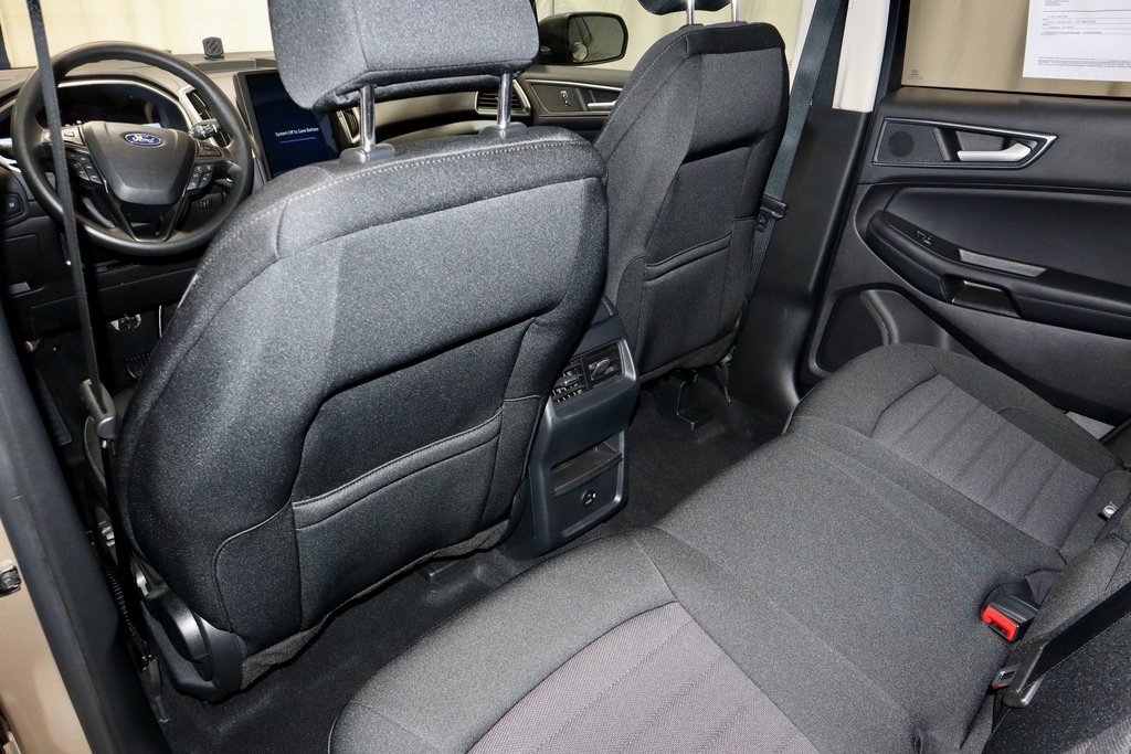 Certified 2021 Ford Edge SE image 20