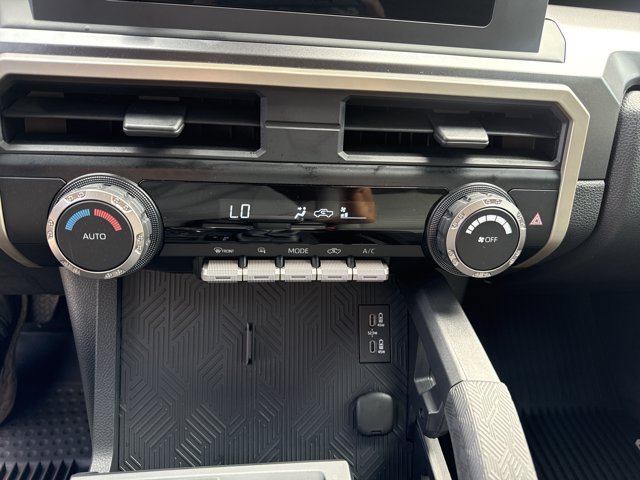 Used 2025 Toyota Tacoma TRD Off-Road AWD/4WD image 26
