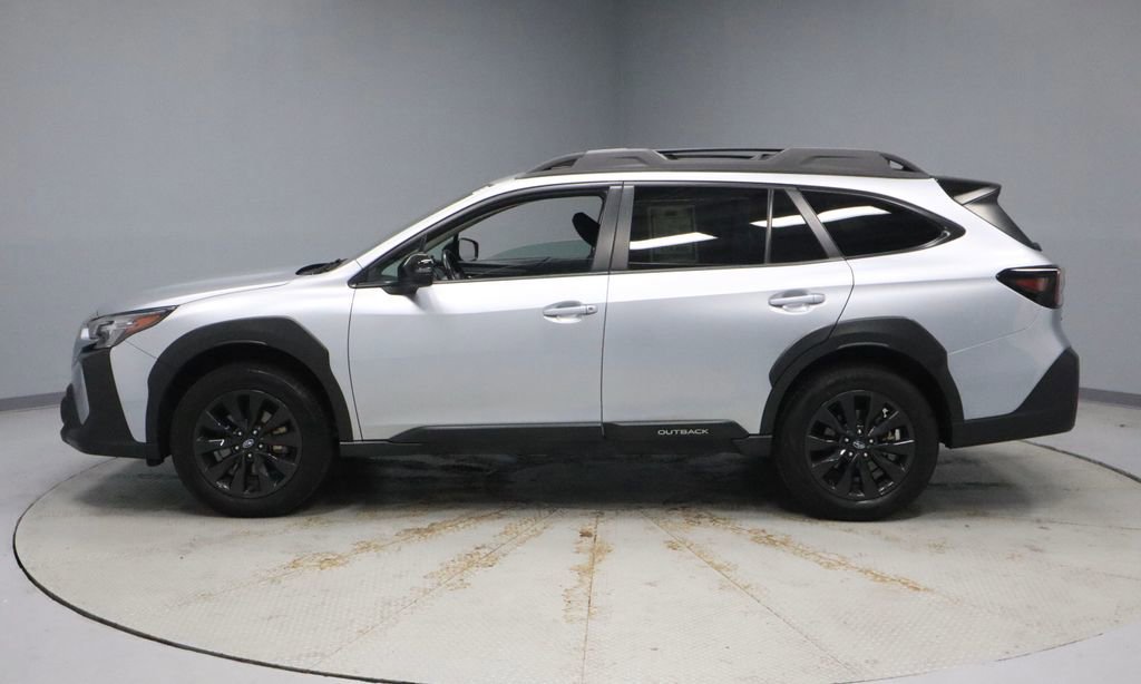 Used 2025 Subaru Outback Onyx Edition AWD/4WD image 2