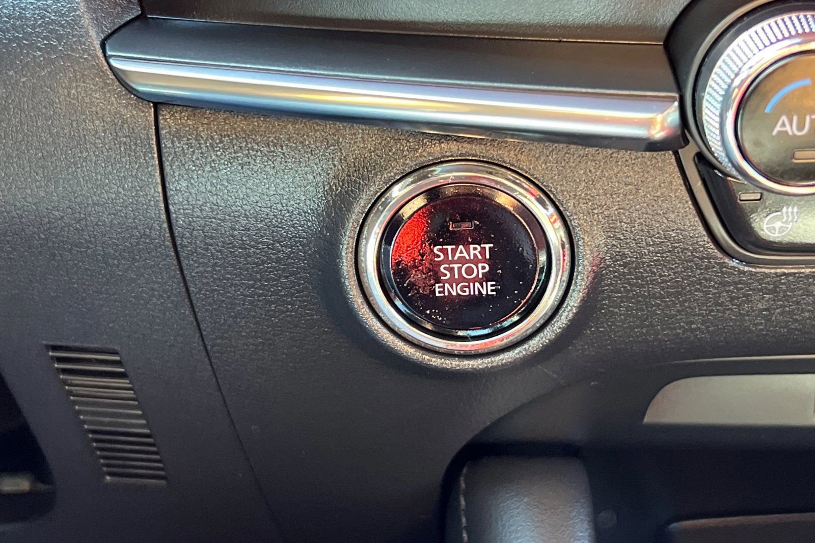 Used 2021 MAZDA MAZDA3 Hatchback w/Premium Plus Pkg image 23