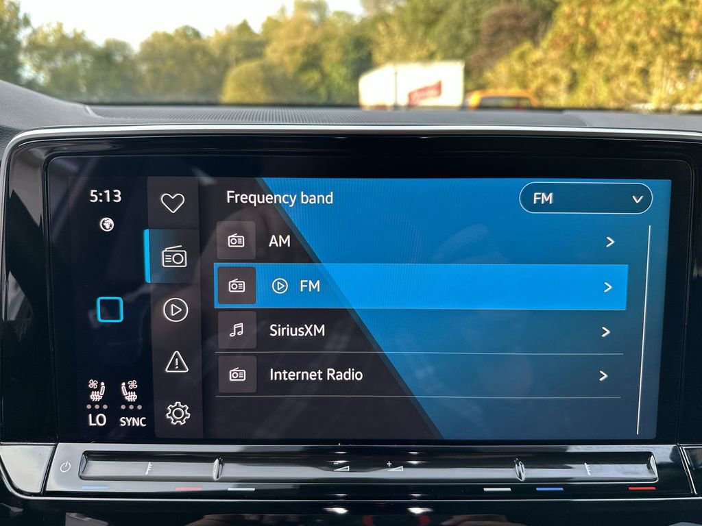 Used 2024 Volkswagen Atlas SE image 16