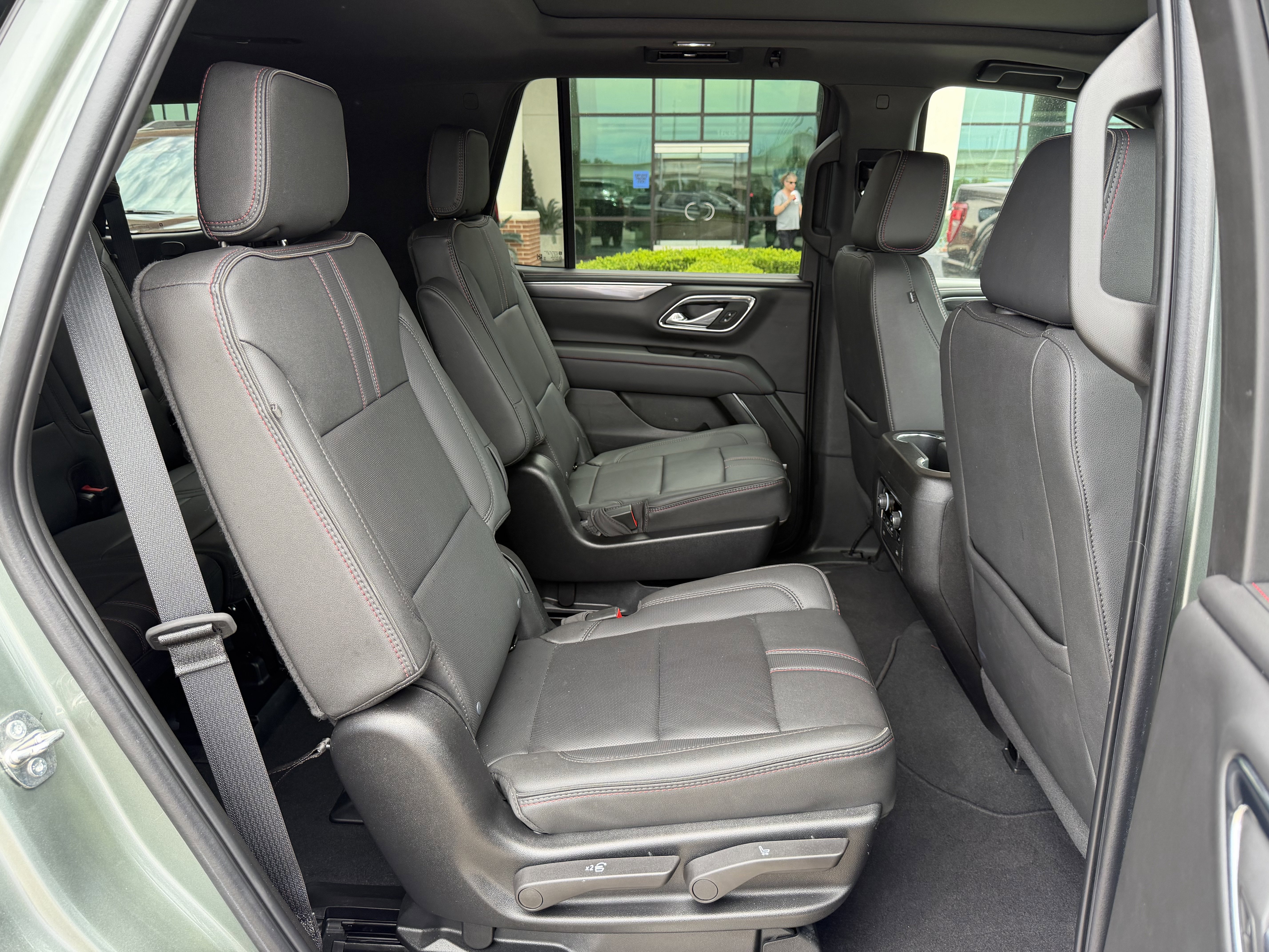 Used 2024 Chevrolet Tahoe RST w/ Luxury Package AWD/4WD image 34