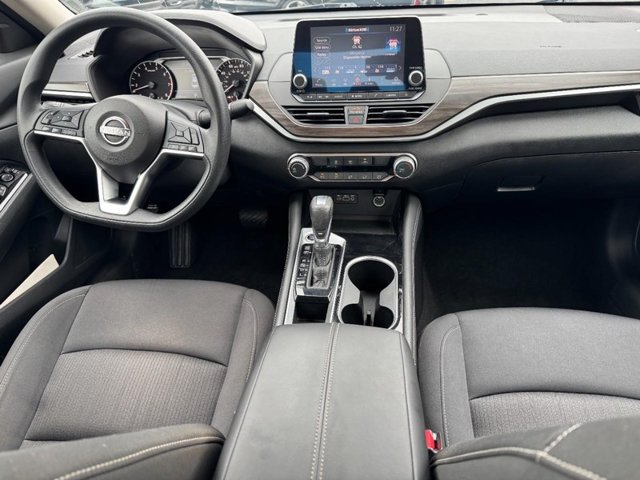Used 2023 Nissan Altima 2.5 SV FWD image 11
