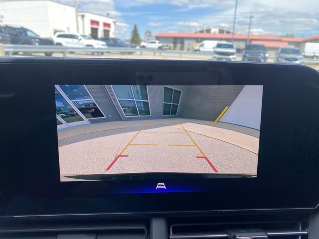 Used 2024 Chevrolet Trax LT FWD image 17