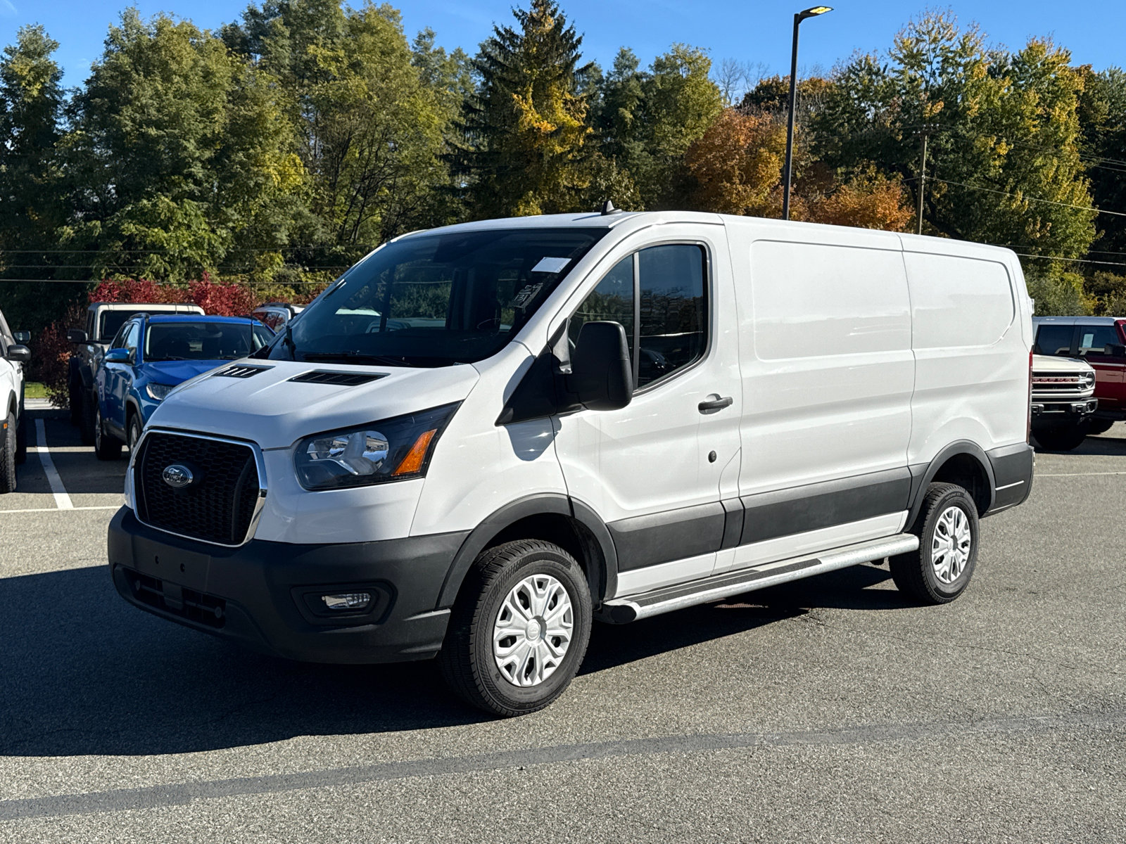 Certified 2025 Ford Transit 250 Low Roof w/ Exterior Upgrade Package RWD image 3