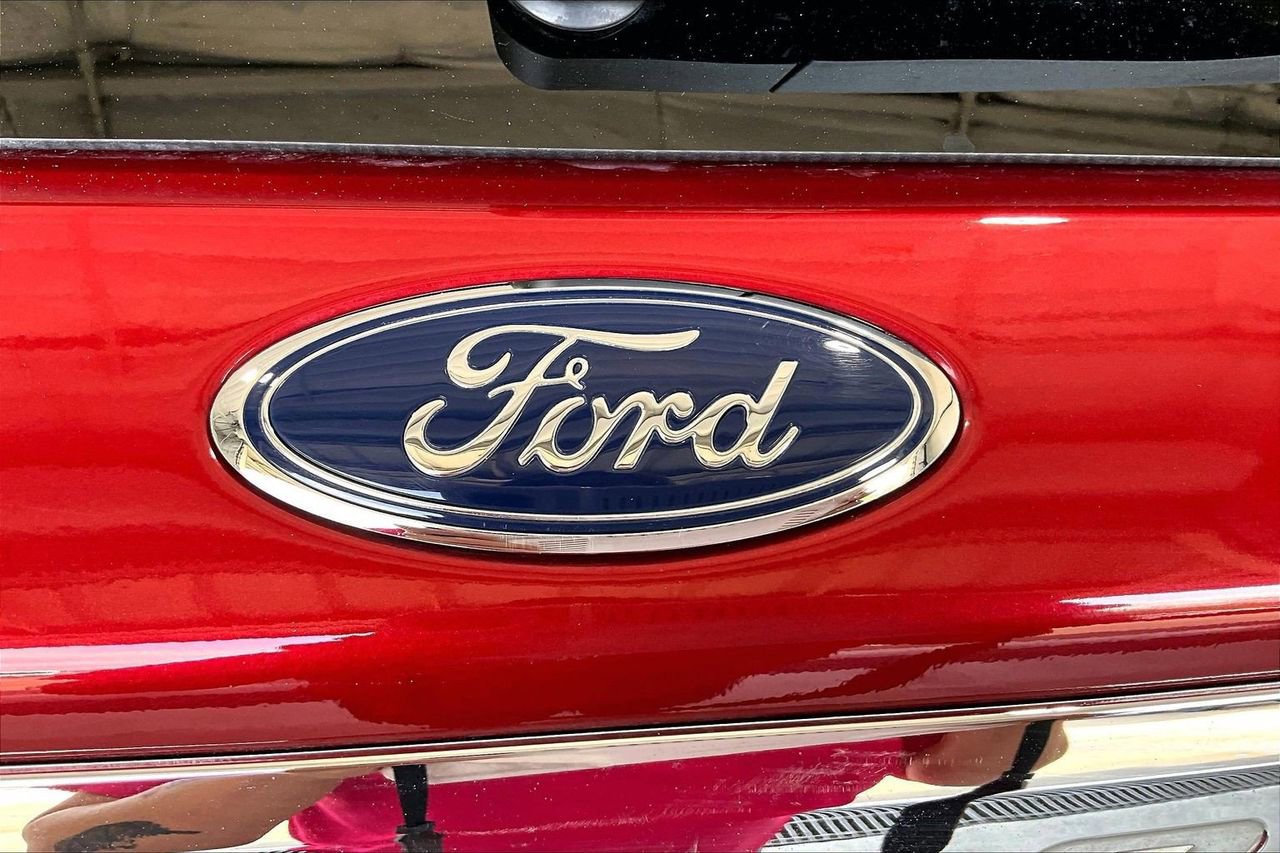 Certified 2024 Ford Explorer Limited w/ Limited Technology Package image 11