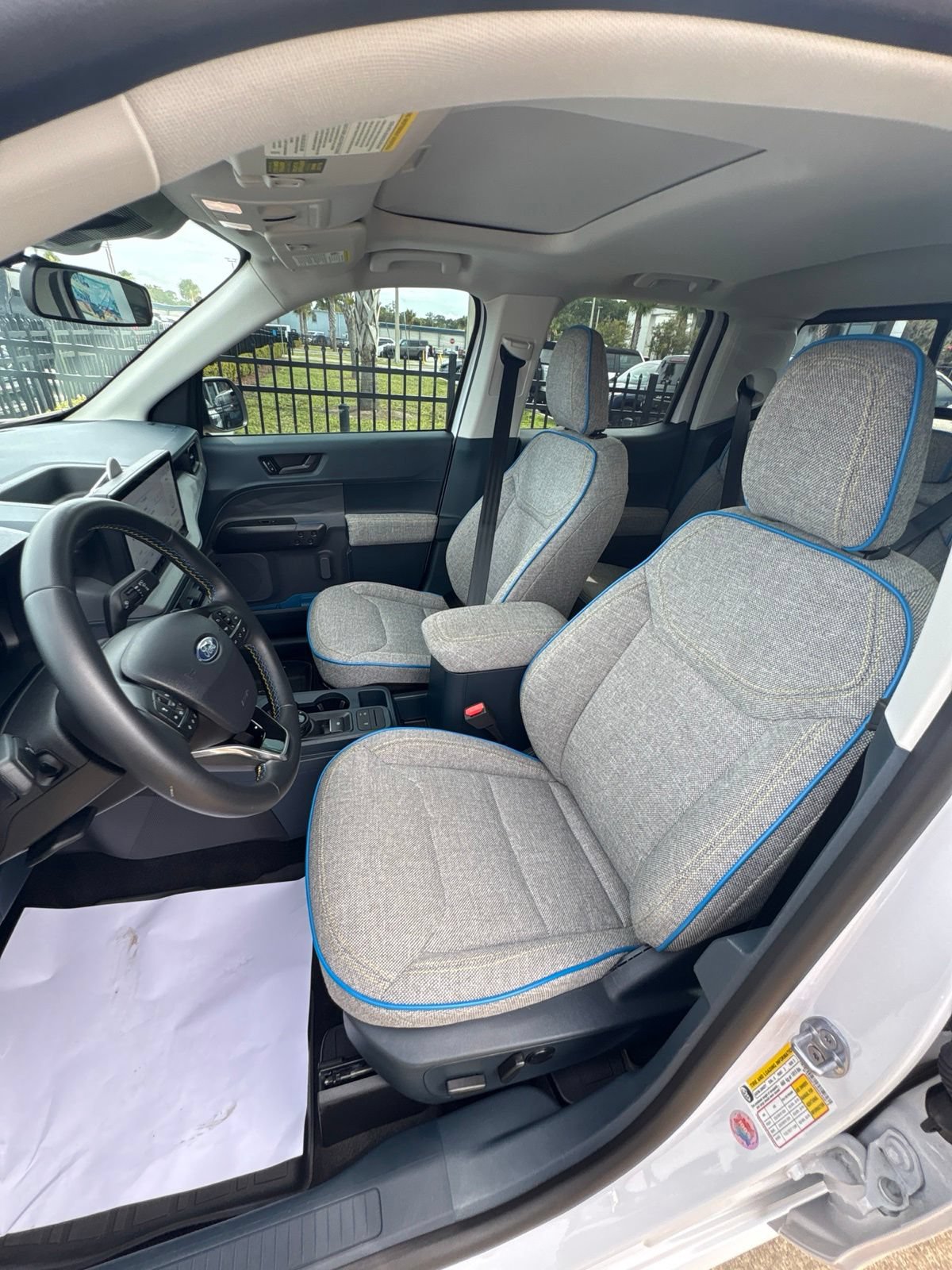 Certified 2025 Ford Maverick Lobo AWD/4WD image 15