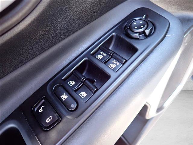 Used 2023 Jeep Renegade Latitude AWD/4WD image 12