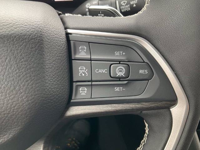 Used 2026 Jeep Grand Cherokee L Limited AWD/4WD image 8