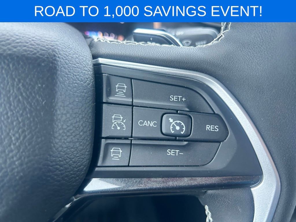 Used 2023 Jeep Grand Cherokee L Laredo image 33