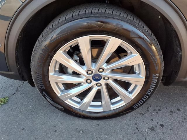 Certified 2022 Ford Escape Titanium w/ Titanium Elite Package AWD/4WD image 16