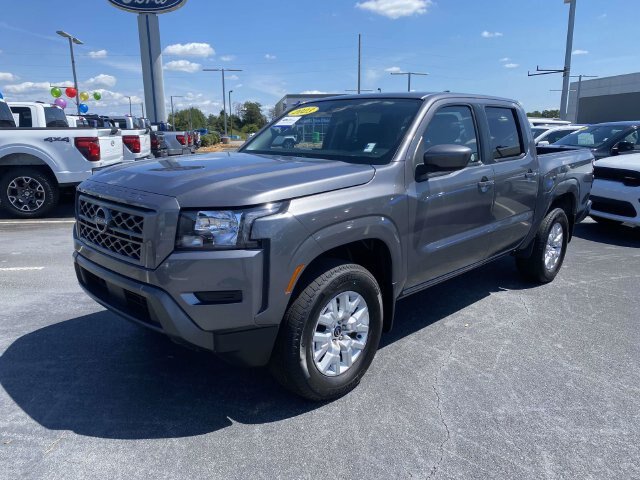 Used 2023 Nissan Frontier SV w/ Tow Package AWD/4WD image 3
