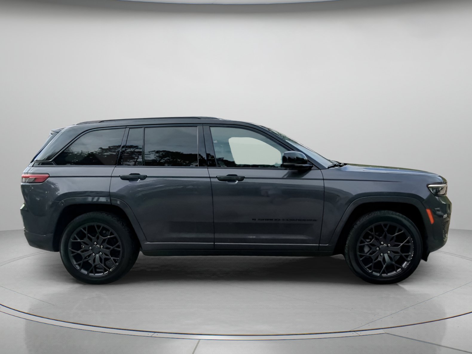Used 2025 Jeep Grand Cherokee Summit w/ Obsidian Package AWD/4WD image 33