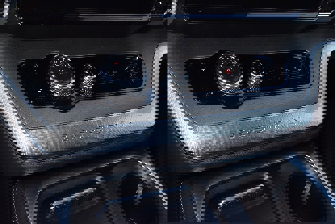 Certified 2025 Ford Expedition Max Platinum image 30